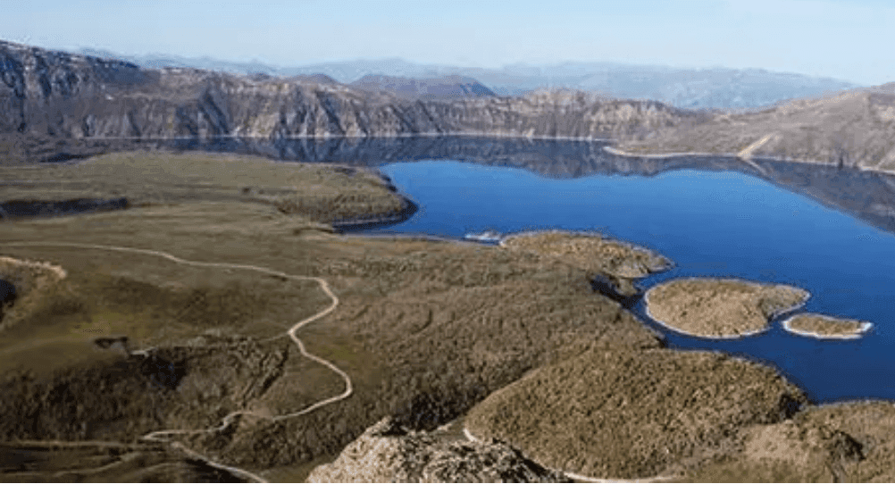 Mountain, lake and camp...